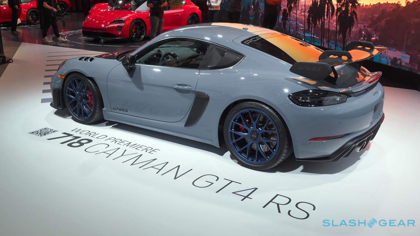 The 2022 Porsche 718 Cayman GT4 RS is a serious glow-up