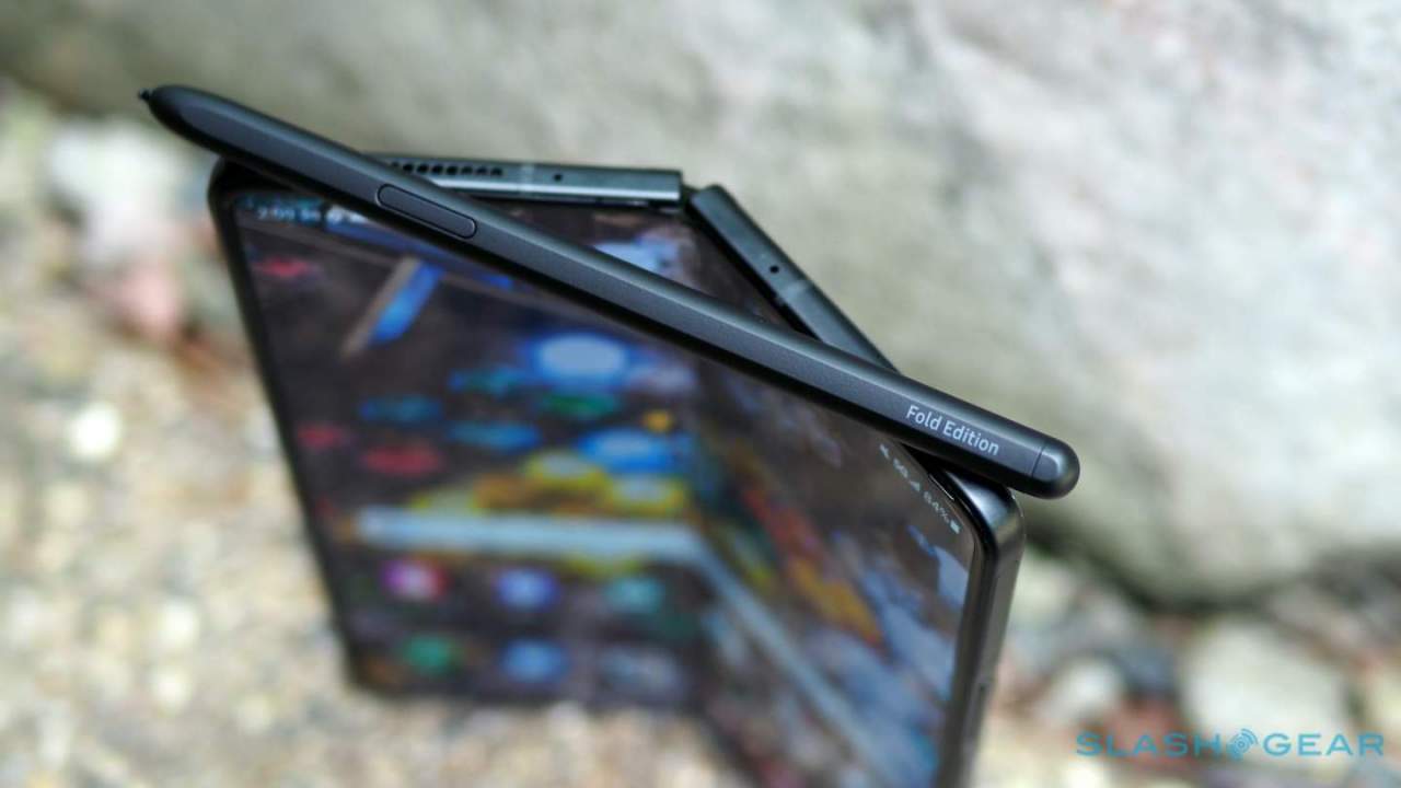 Galaxy Z Fold 4 and Z Flip 4 camera rumors might cause worries